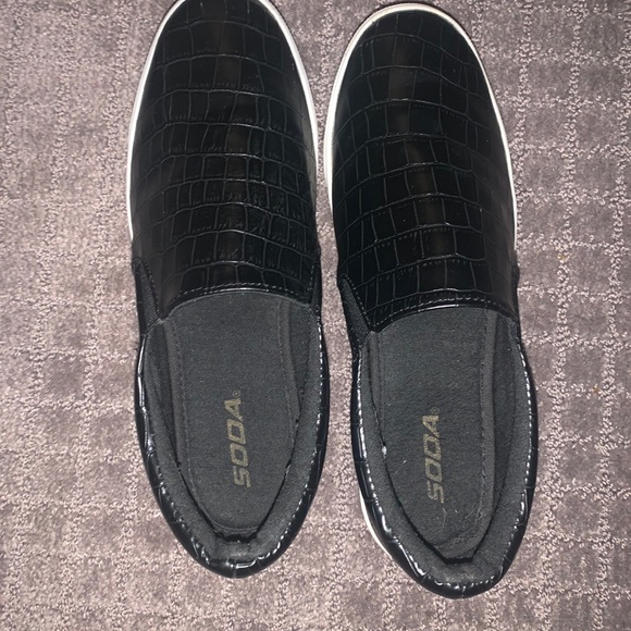 Black shoes - Picture 2 of 3